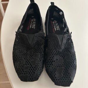 Bob's Black Lacey Flats Skechers size W8 may be new